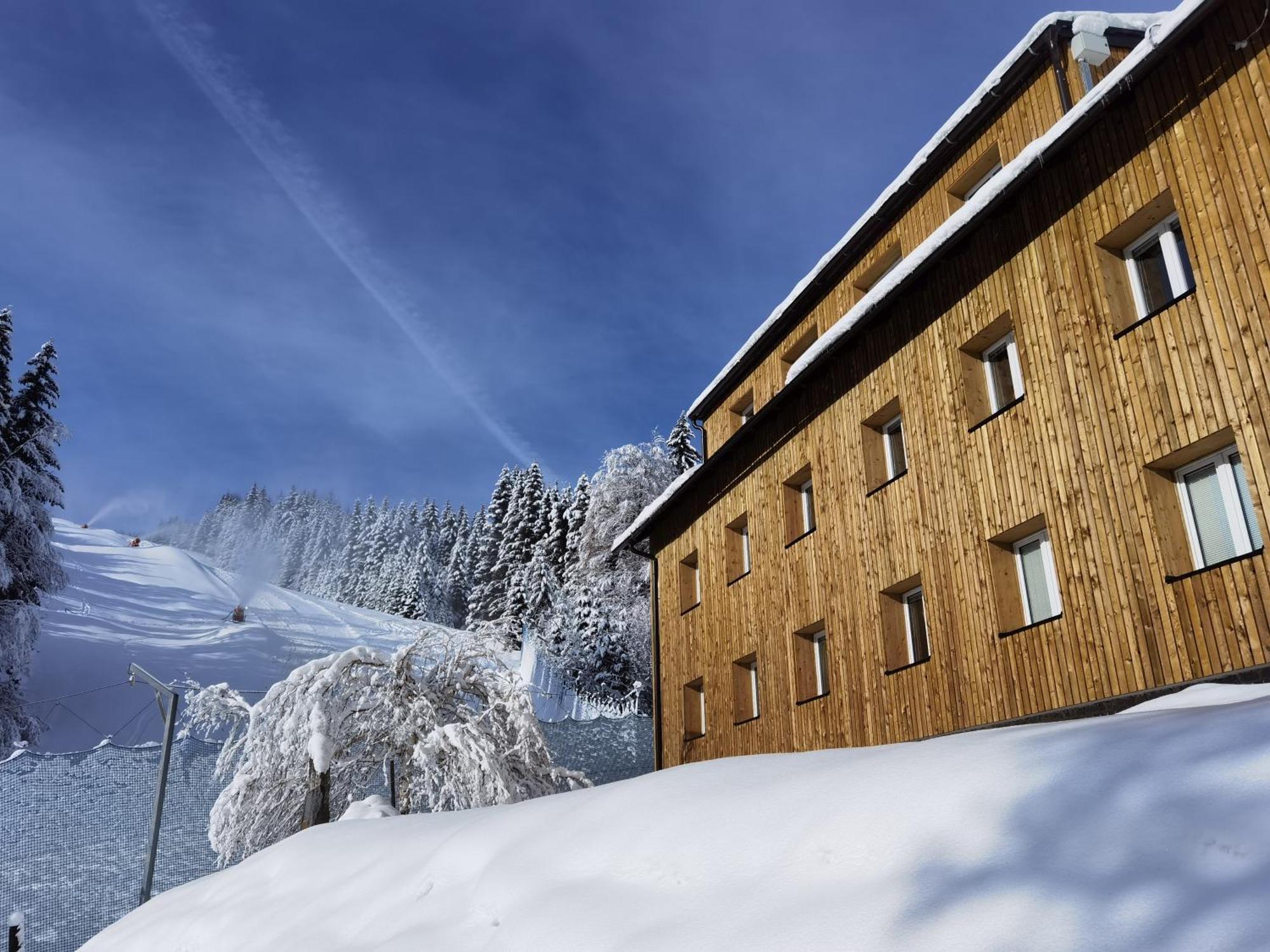 Apartments Rogla Jurgovo - Ski In Ski Out Lukanja Exterior foto