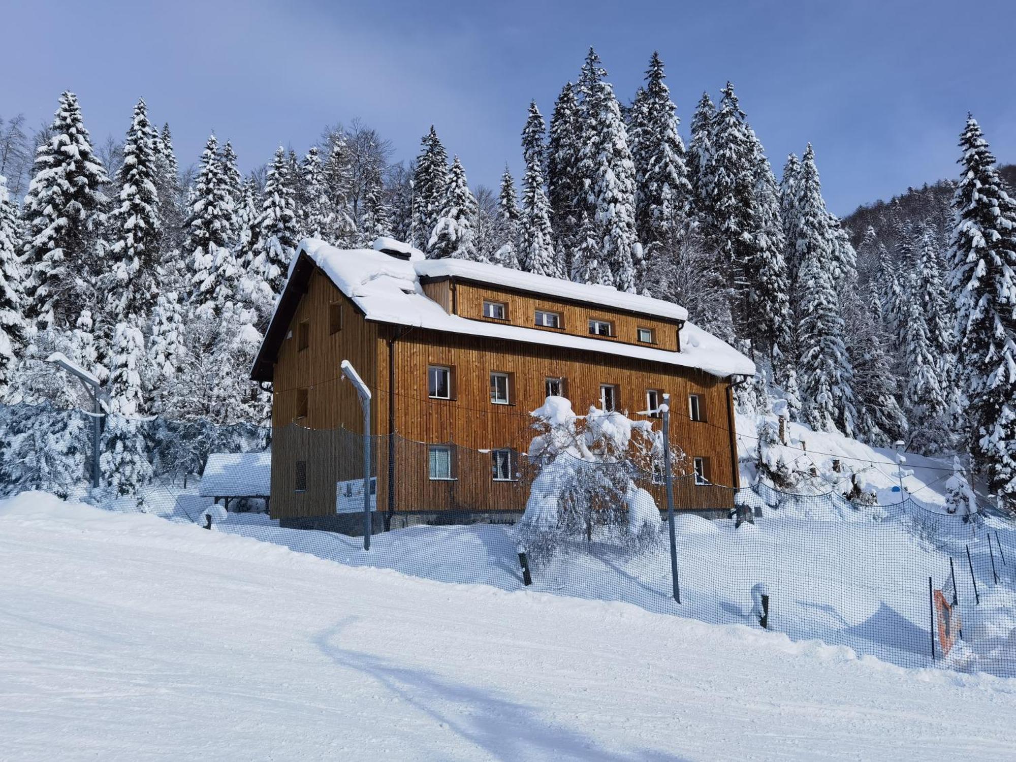 Apartments Rogla Jurgovo - Ski In Ski Out Lukanja Exterior foto